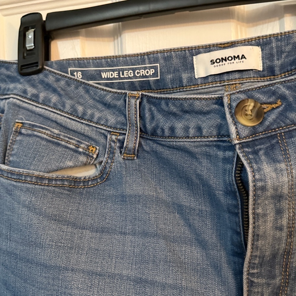 Sonoma Cropped Blue Jeans - Picture 2 of 4